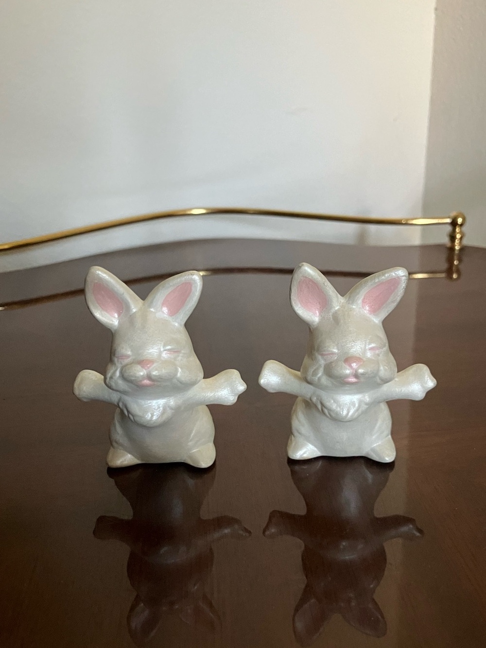 1970s Vintage Kissing Bunnies